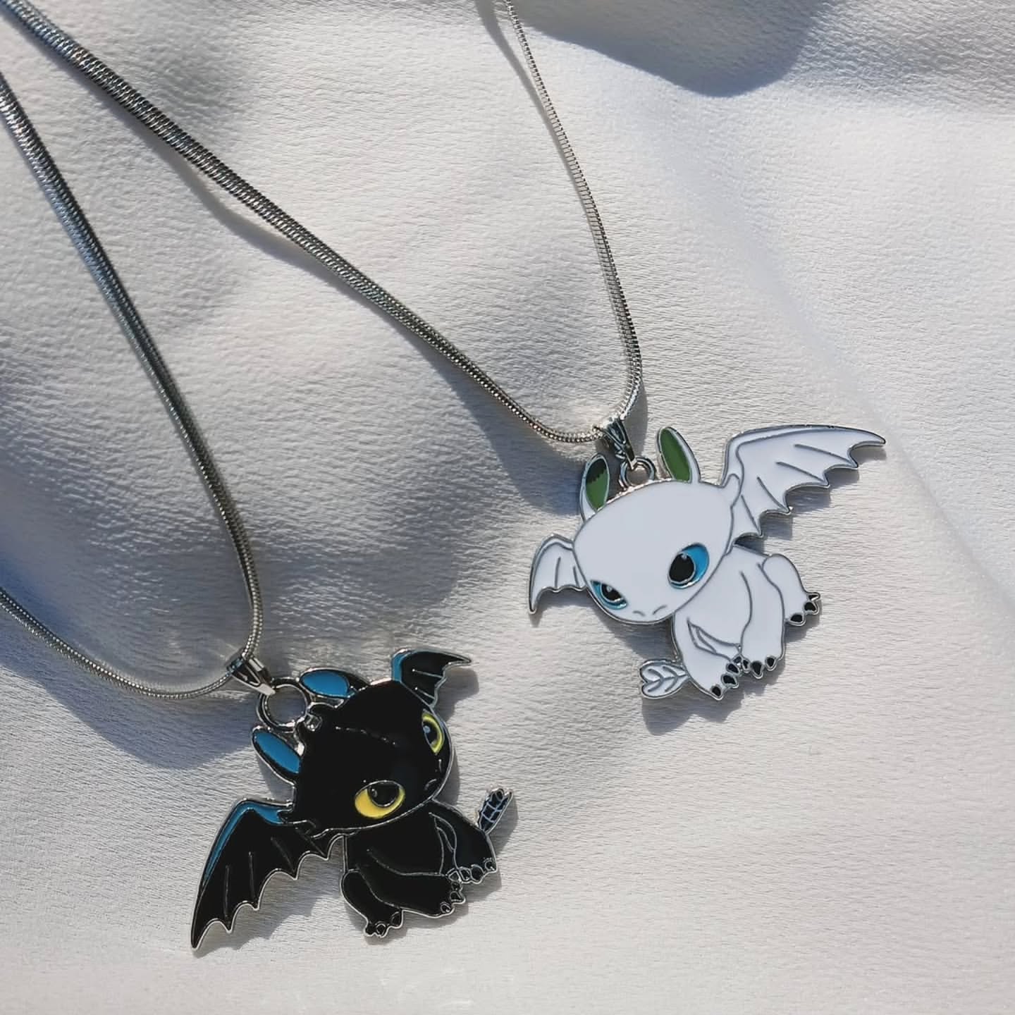 Night Fury Light Fury Charm Pendant Necklace ( How to train your Dragon )