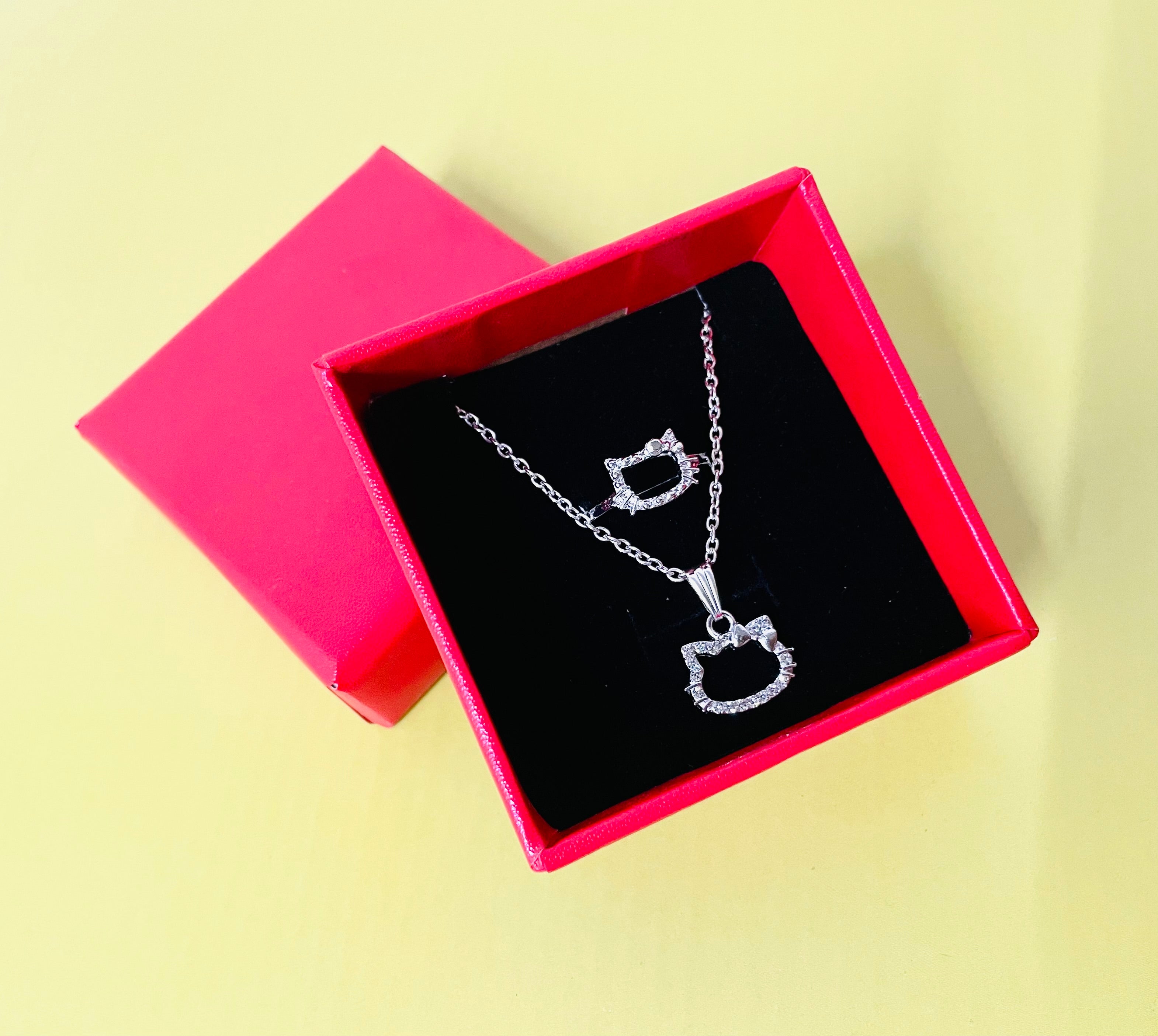 Hello Kitty Pendant x Hello Kitty Ring Set