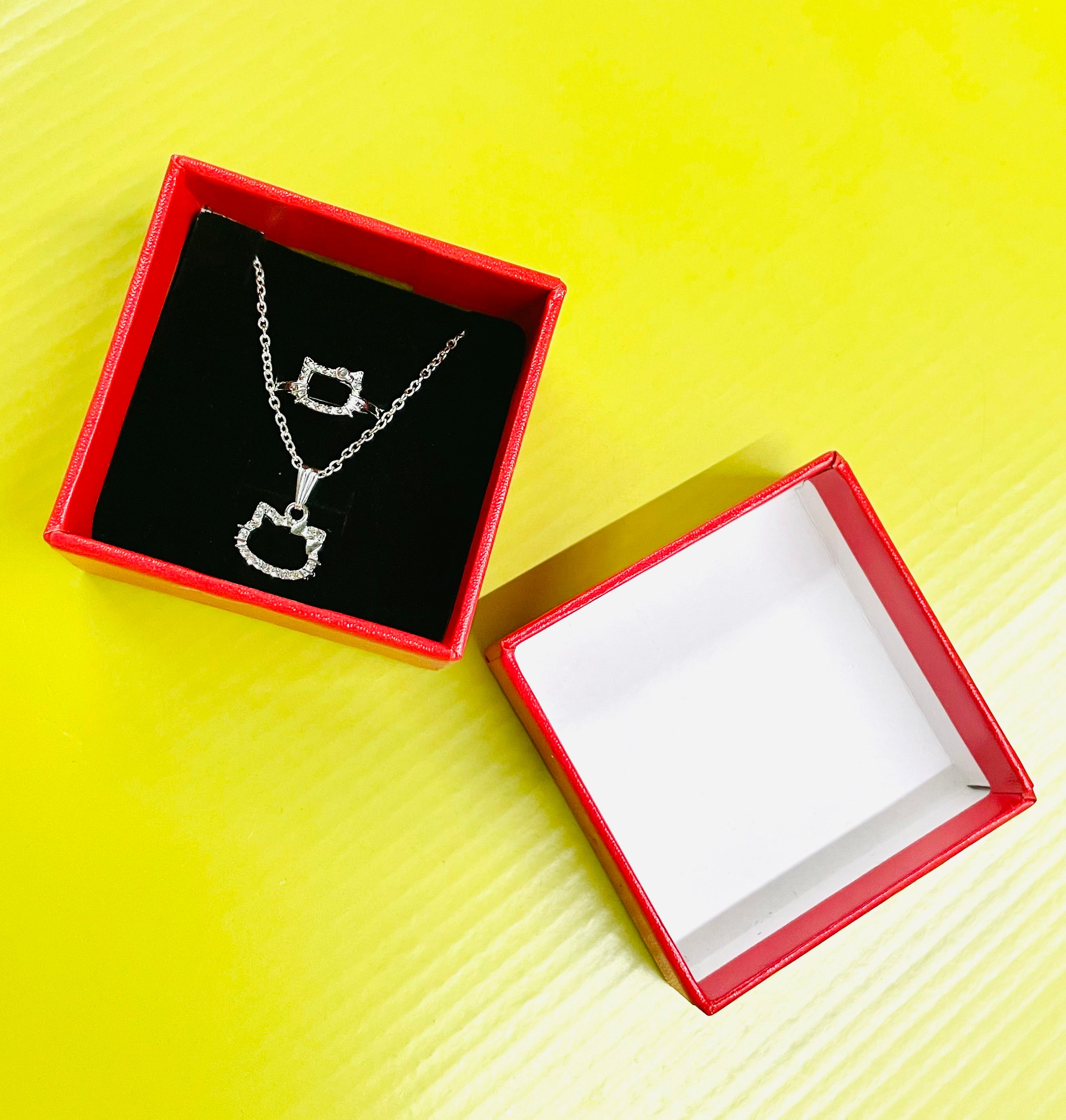 Hello Kitty Pendant x Hello Kitty Ring Set